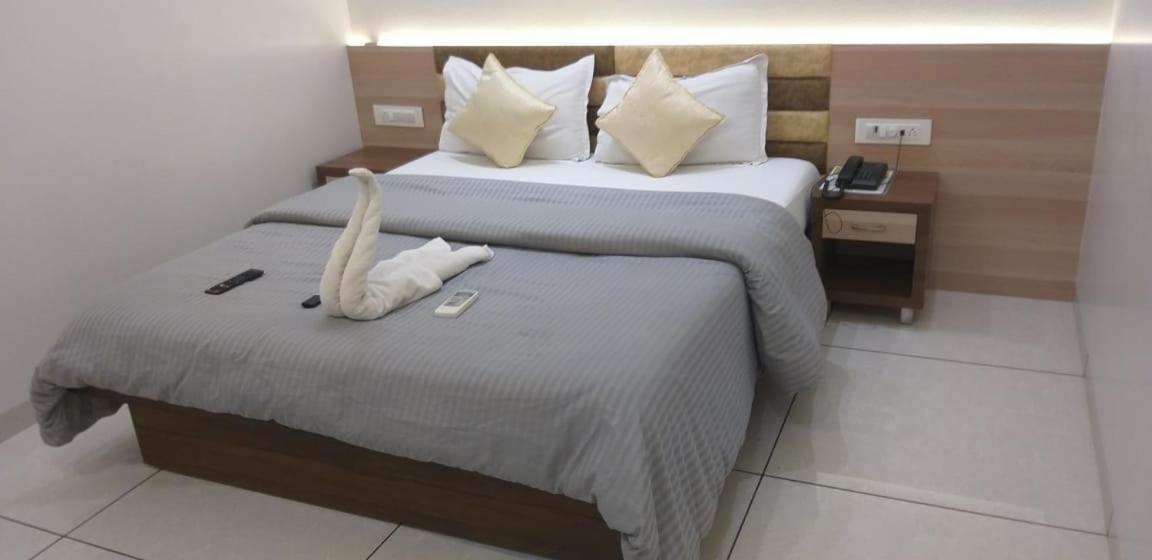 Hotel Bhagyoday Limodara Buitenkant foto